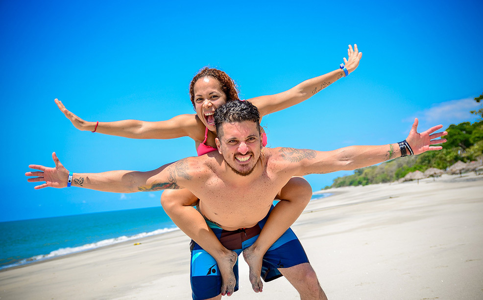 camping promotion couple